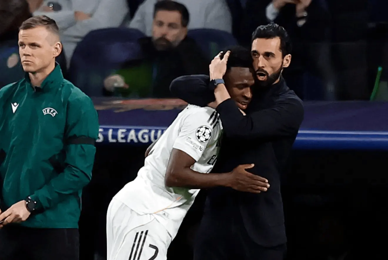 开云登录入口-马卡：阿韦洛亚优先团结更衣室，战术与体能调整将逐步推进